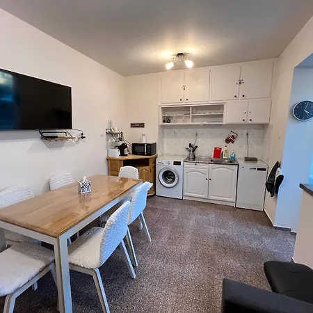 Glasgow 2bdr Peaceful 1 Min From Metro W Wifi *