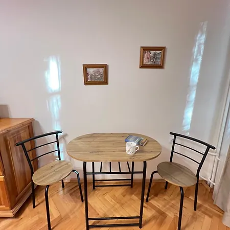Glasgow 2bdr Peaceful 1 Min From Metro W Wifi Sofia