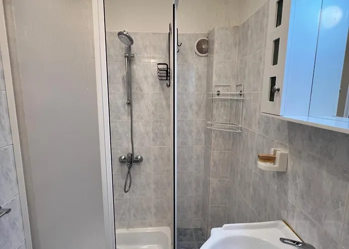 Lejlighed Glasgow 2bdr Peaceful 1 Min From Metro W Wifi Sofia